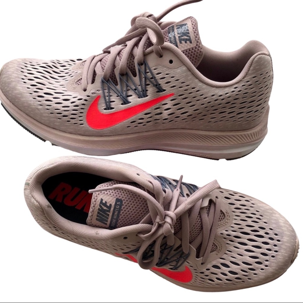 Nike Zoom Winflo 5 Running Shoe